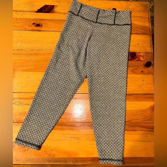 Bela Fit Gray Textured Supplex Fabric Supersoft Fast Drying Material - Picture 2 of 5